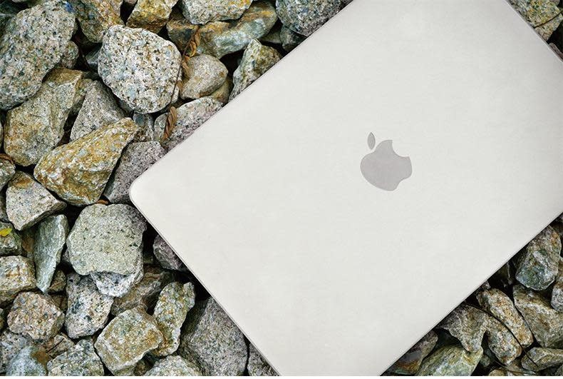 SwitchEasy Nude Hardshell Case for Apple MacBook Pro 16” (2019-2020) - Transparent