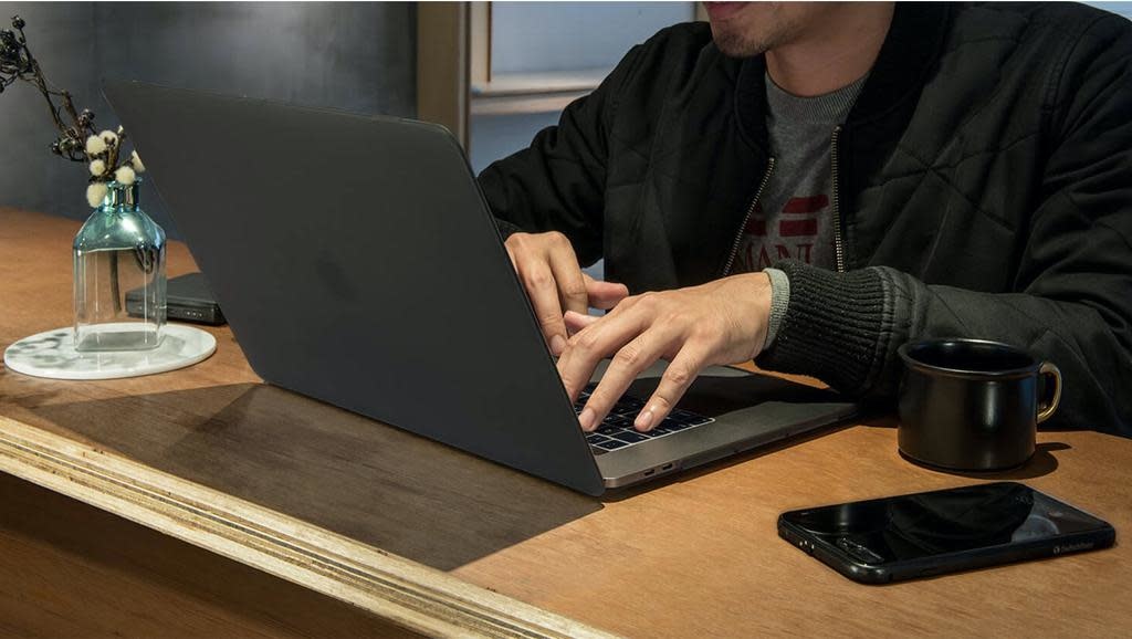 SwitchEasy Nude Hardshell Case for Apple MacBook Pro 16” (2019-2020) - Transparent