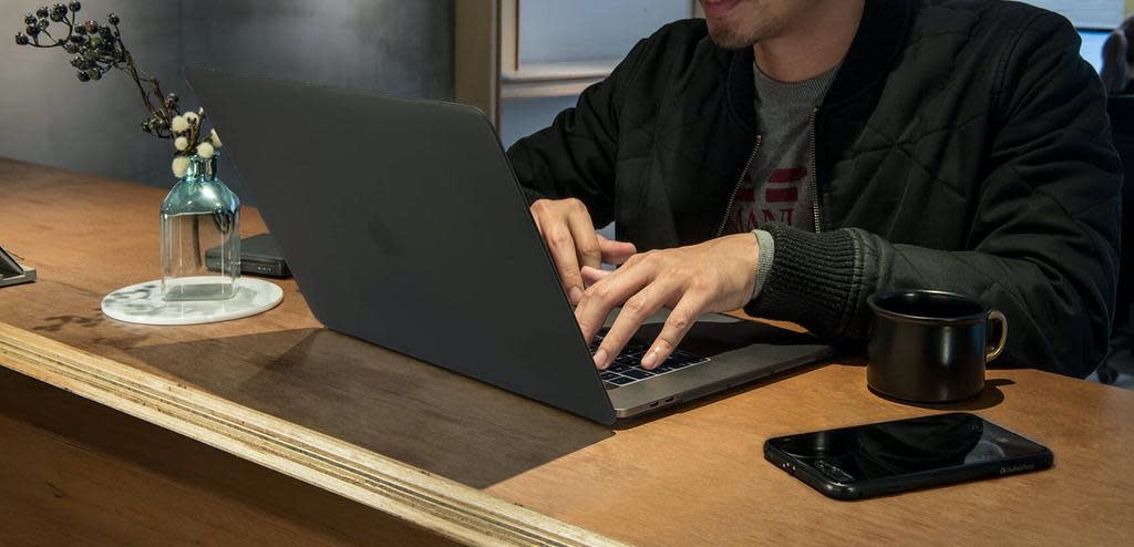 SwitchEasy Nude Hardshell Case for Apple MacBook Pro 16” (2019-2020) - Translucent Black