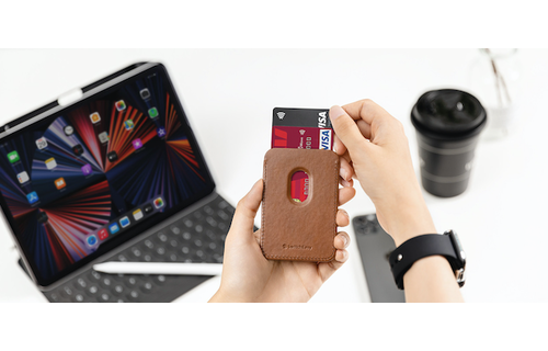 SwitchEasy Leather MagWallet with MagSafe for iPhone 12 Series - Saddle Brown