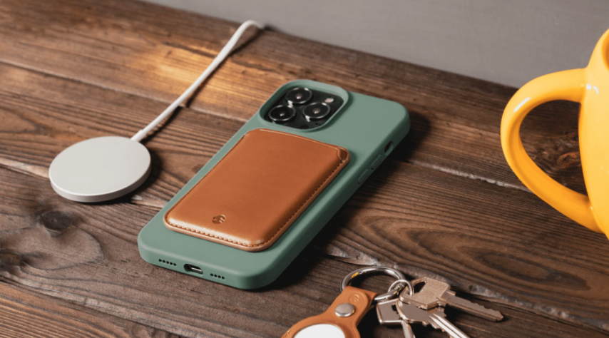 SwitchEasy MagSkin Magsafe Silicone Case For iPhone 14/13 - Pine Green