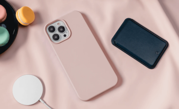 SwitchEasy MagSkin Magsafe Silicone Case For iPhone 13 Pro - Sand Pink