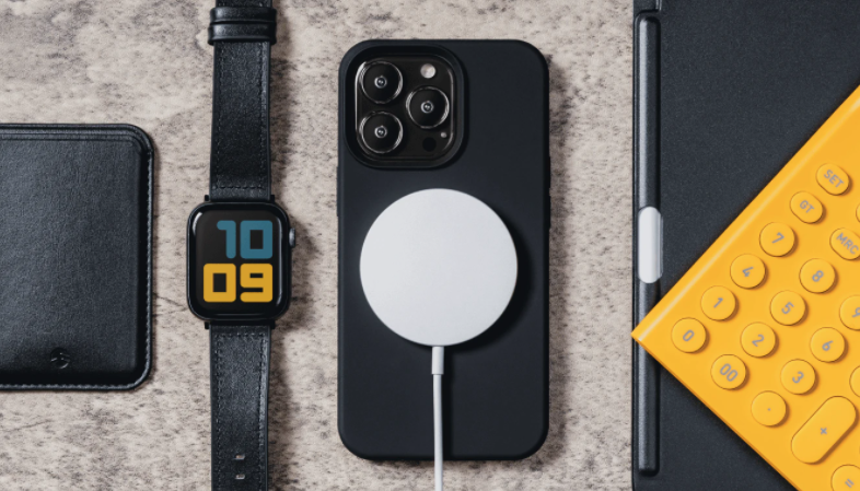 SwitchEasy MagSkin Magsafe Silicone Case For iPhone 13 Pro - Sand Pink