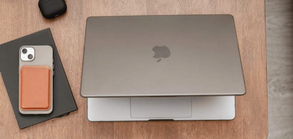 SwitchEasy Nude Case For Apple MacBook Pro 16" (M1/M2/M3/M4) - Transparent