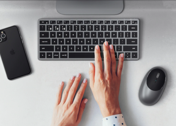 Satechi Ultra Slim Backlit X1 Bluetooth Keyboard - Space Grey