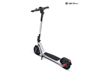 ALFA ROMEO AR 0 E-SCOOTER WHITE