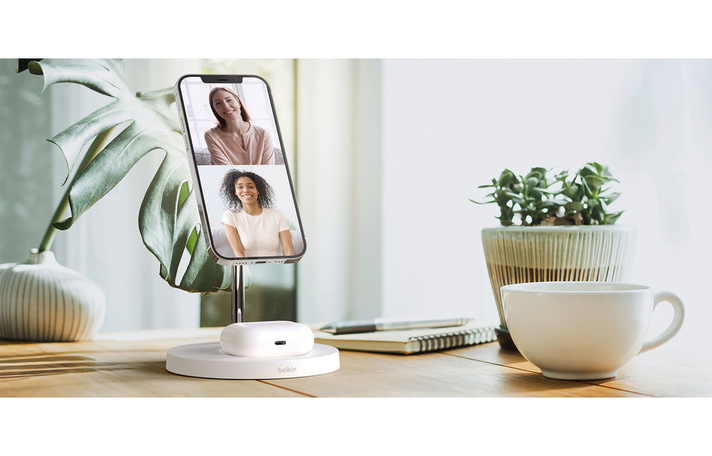 Belkin Boost Charge Pro 2-In-1 MagSafe Wireless Charging Stand UK Plug - White