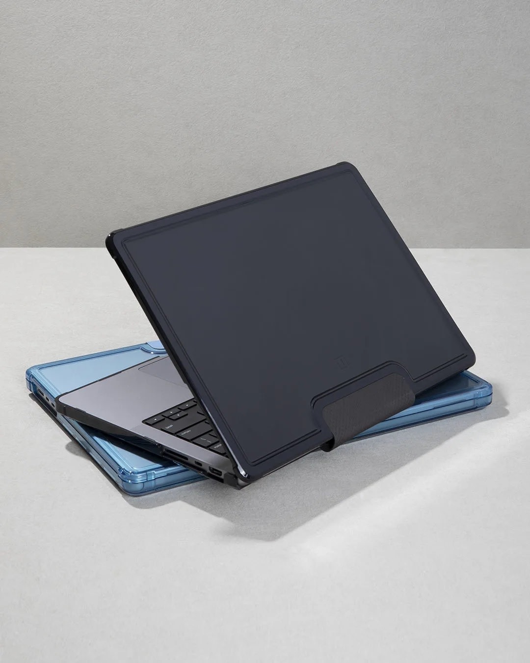 UAG U Lucent Safety Case for Apple MacBook Pro 14" (M1/M2/M3/M4/M5) - Cerulean