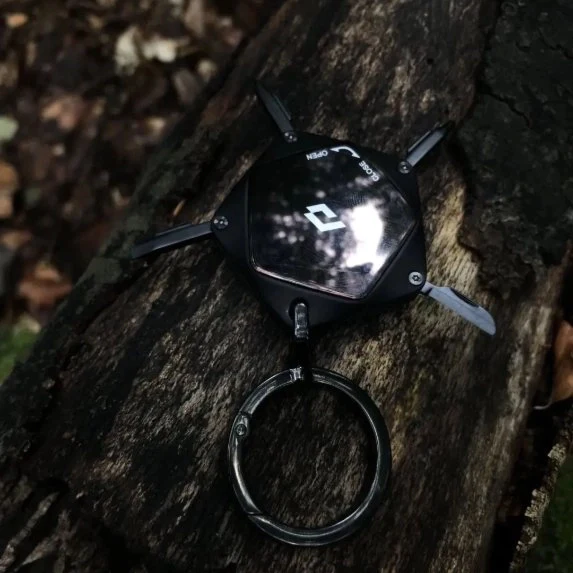 Pitaka Pita Tag with Multi-Tool for Apple AirTag case