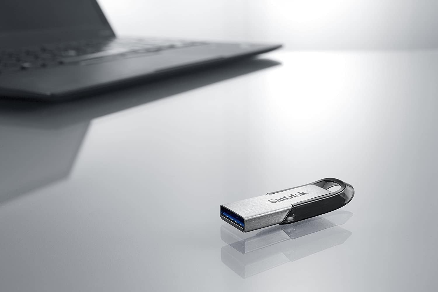 SanDisk Ultra Flair USB 3.0 Flash Drive 512GB - Black