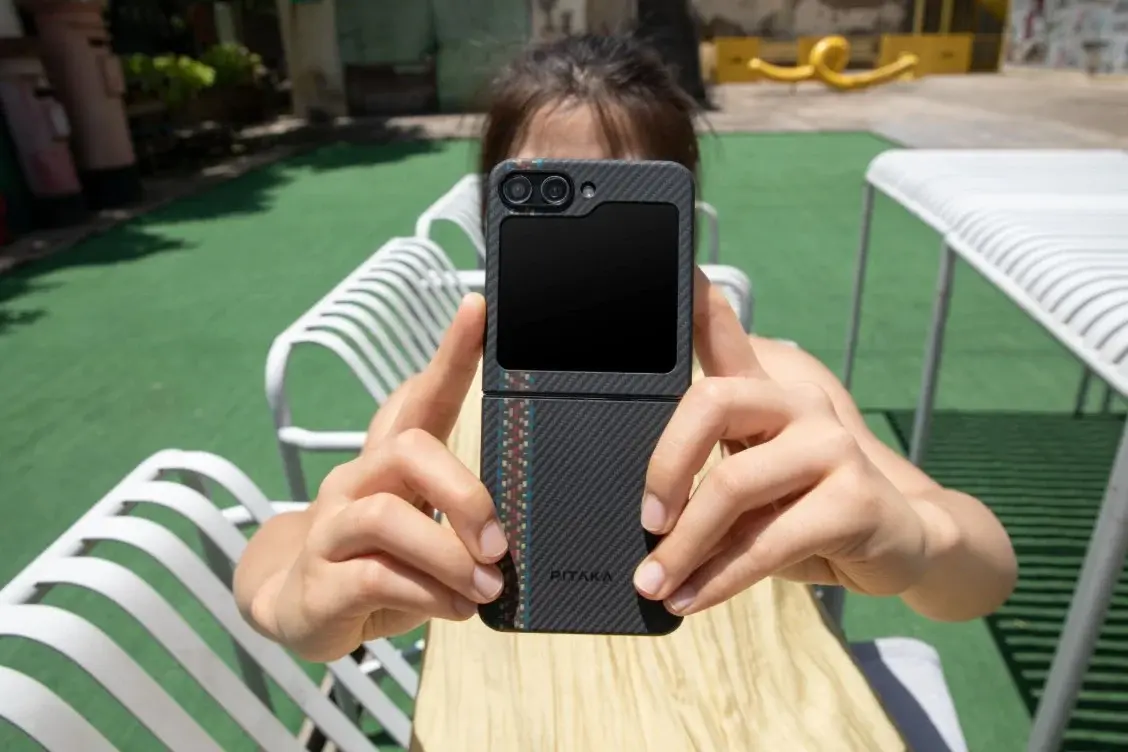 Pitaka MagEZ MagSafe Case 3 for Samsung Galaxy Z Flip 5 - 600D Rhapsody