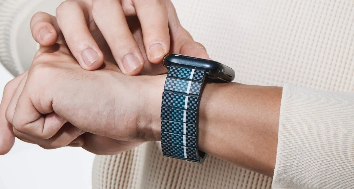 Pitaka Chroma Carbon Fiber Poetry Link Bracelet Band for Apple Watch Ultra 49mm & 42,44,45/46mm / 38,40,41/42mm - Moon