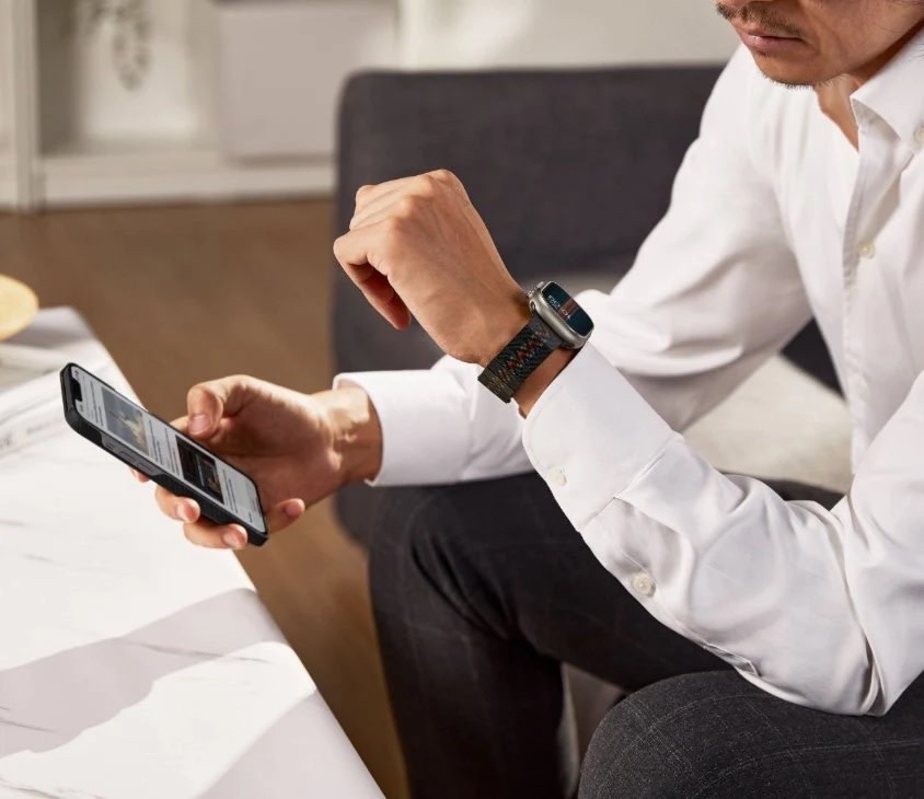 Pitaka Carbon Fiber Link Bracelet Band for Apple Watch Ultra 49mm & 42,44,45.46mm / 38,40,41,42mm - Rhapsody