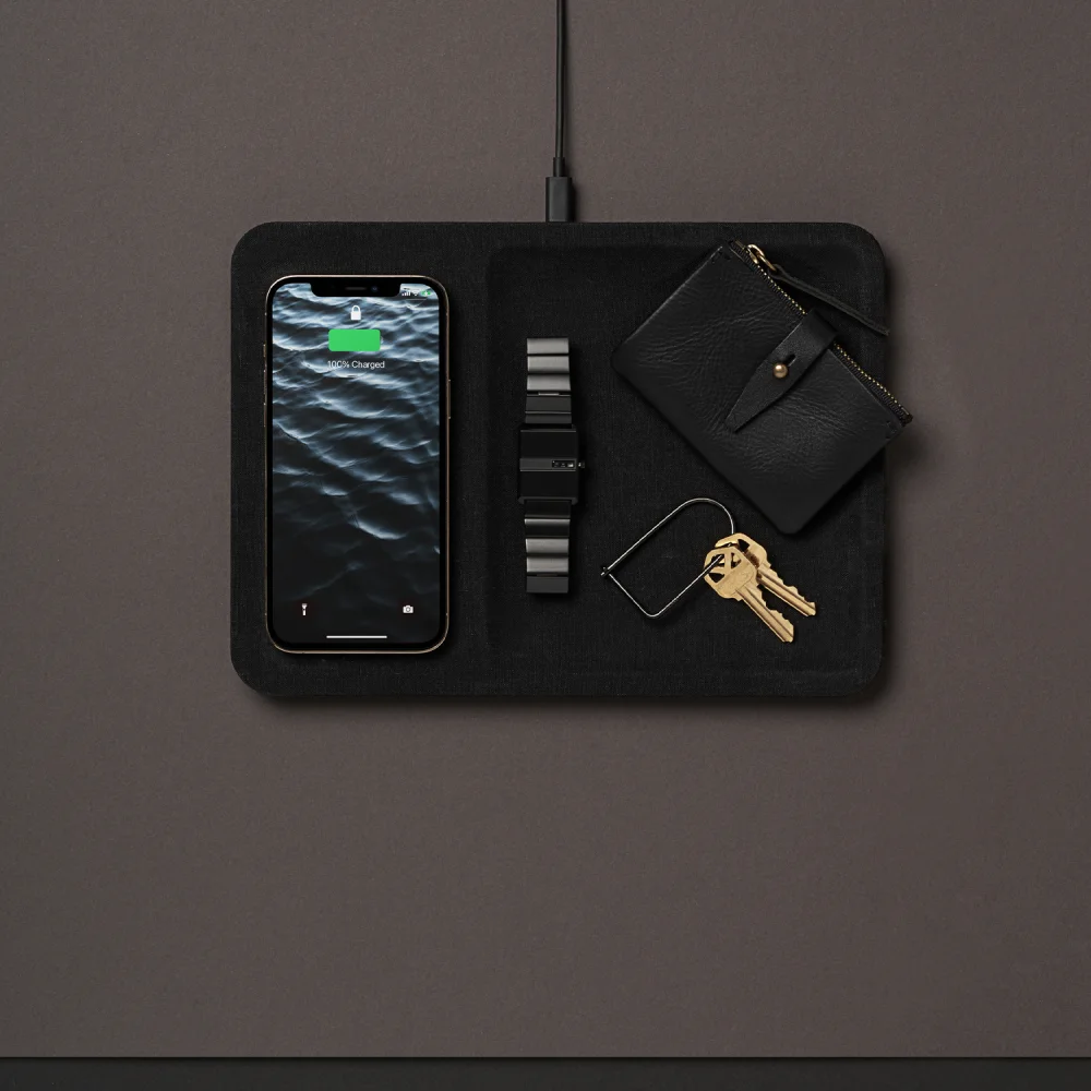 Courant CATCH 3 Essentials Wireless Charging Pad - Charcoal