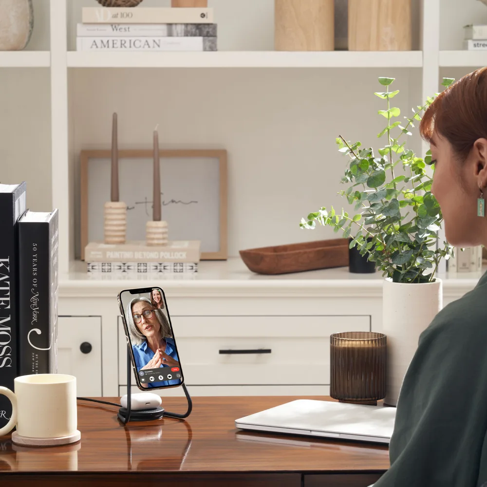 Courant MAG 2 Classics Wireless MagSafe Charging Pad - Black