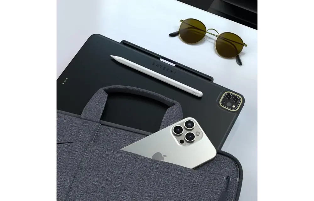 Satechi Vegan Leather Magnetic Case for iPad Pro 12.9" (3rd-6th gen) iPad Air 13" - Black