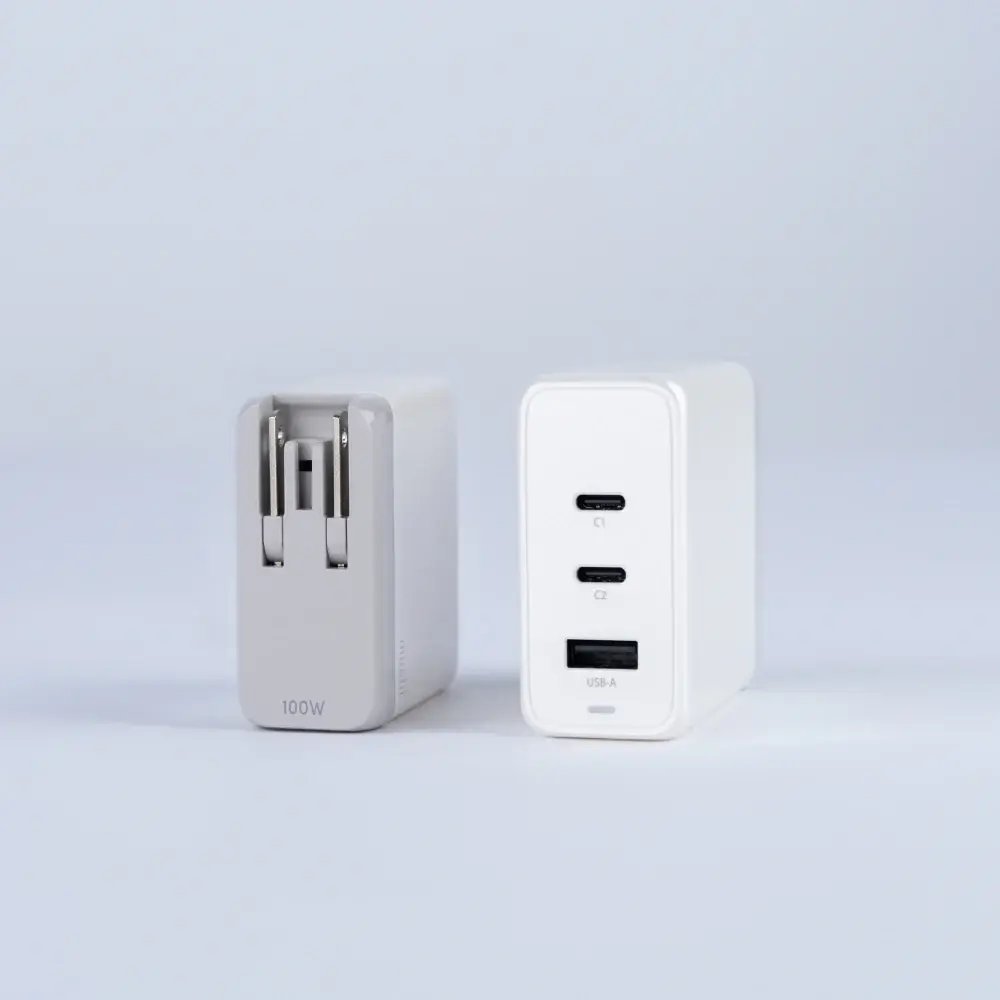 Moshi Rewind 3-Port USB-A and USB-C PD GaN Charger 100W with folding UK Plug - White
