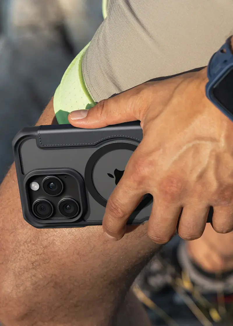 ITSKINS Hybrid R Leather Folio MagSafe Case for iPhone 16 Pro Max - Black