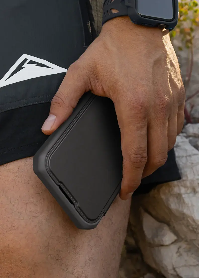 ITSKINS Hybrid R Leather Folio MagSafe Case for iPhone 16 Pro Max - Black