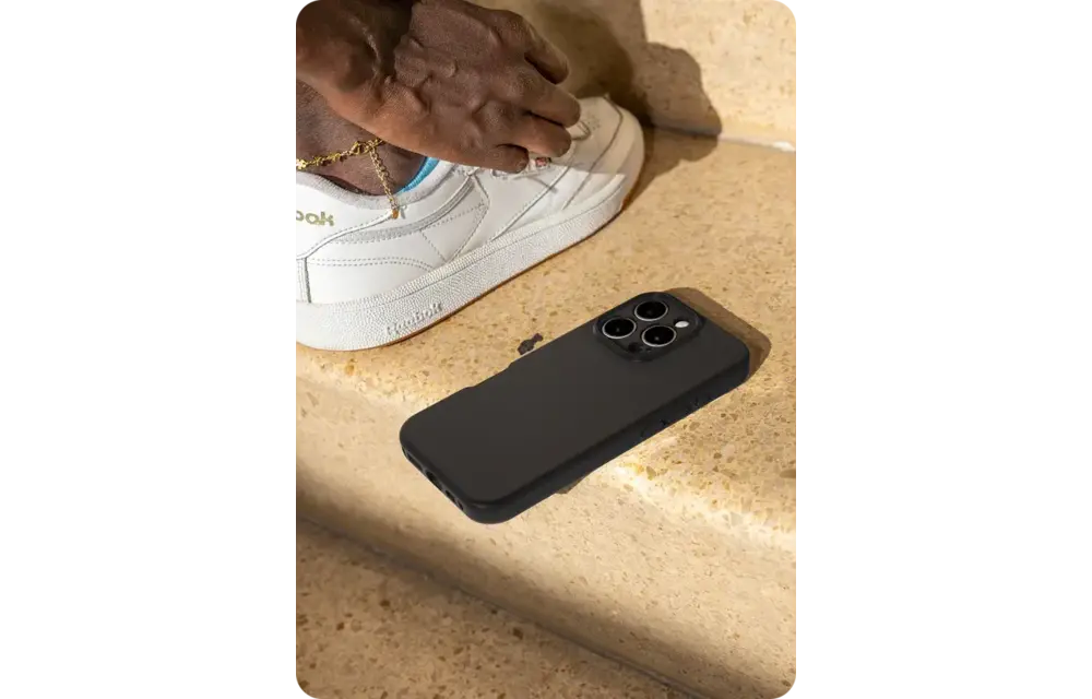 Avana velvet Silicone MagSafe Case for iPhone 16 Pro Max - Black