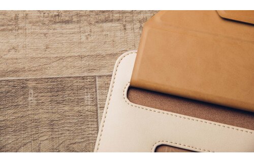 Moshi Muse 3-in-1 Slim Laptop Sleeve and Stand 13-14 inch laptops - Luna Pink