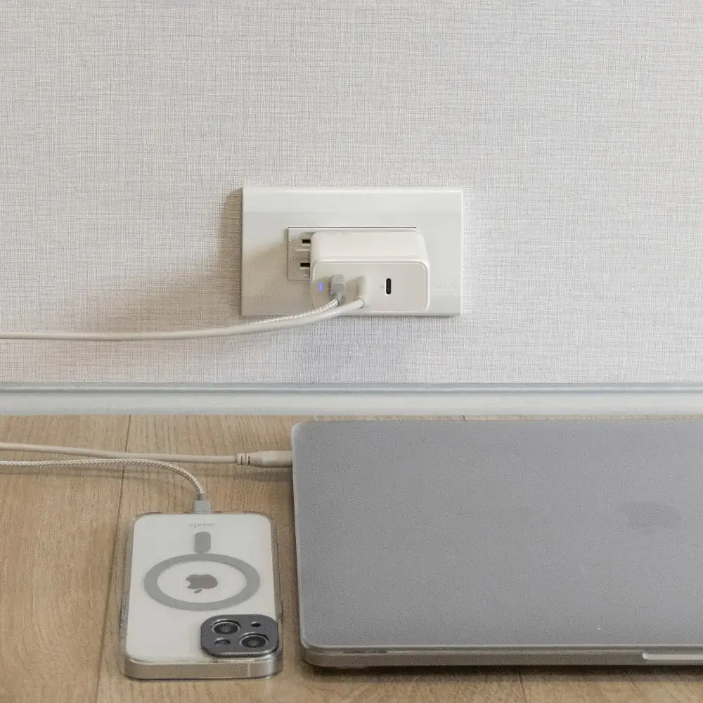 Moshi Rewind 3-Port USB-A and USB-C PD GaN Charger 65W with folding UK Plug  - White