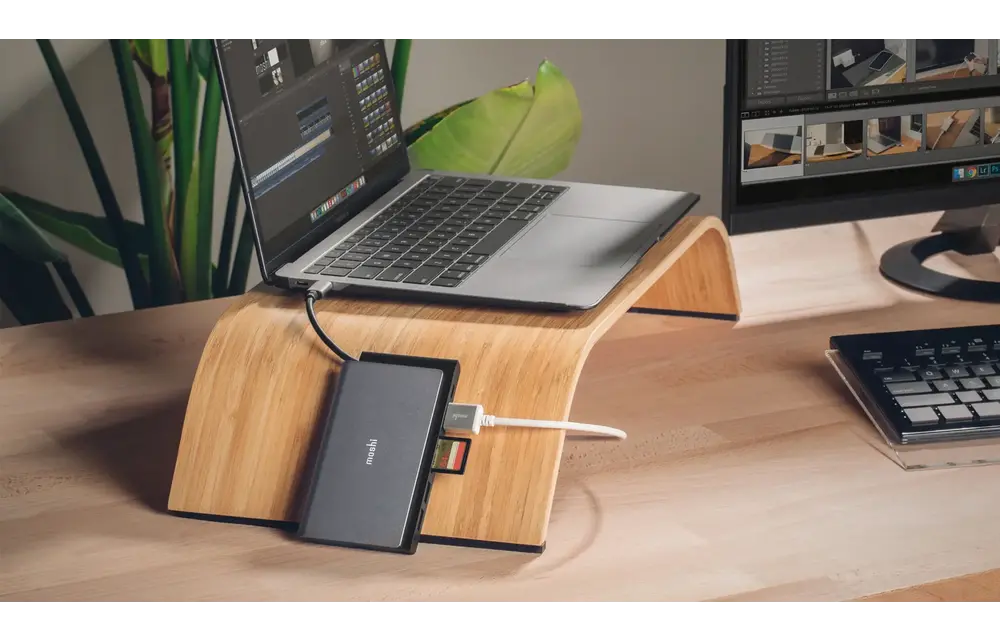 Moshi Symbus Mini 7-in-1 portable USB-C hub with Gigabit Ethernet port - Titanium Gray