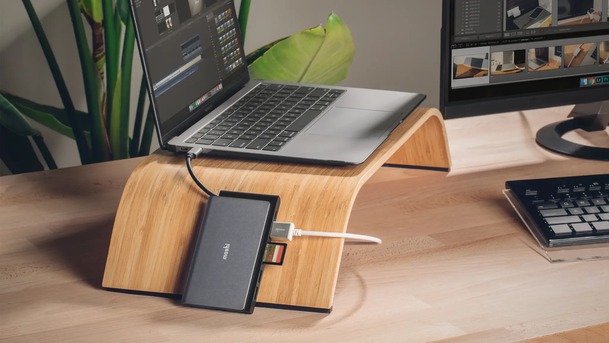 Moshi Symbus Mini 7-in-1 portable USB-C hub with Gigabit Ethernet port - Titanium Gray