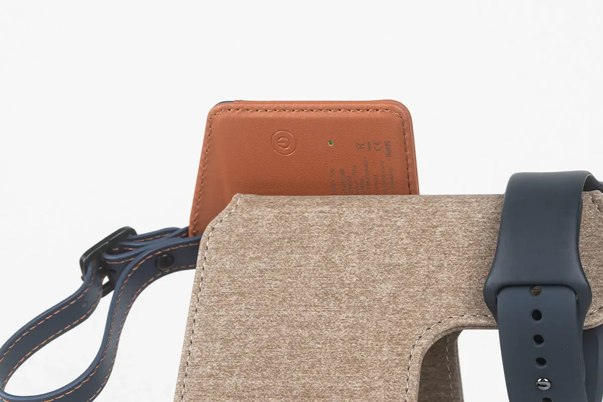 Moshi Luggage Finder Tag - Brown