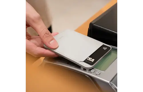 Moshi Magnetic Slim Wallet - Black