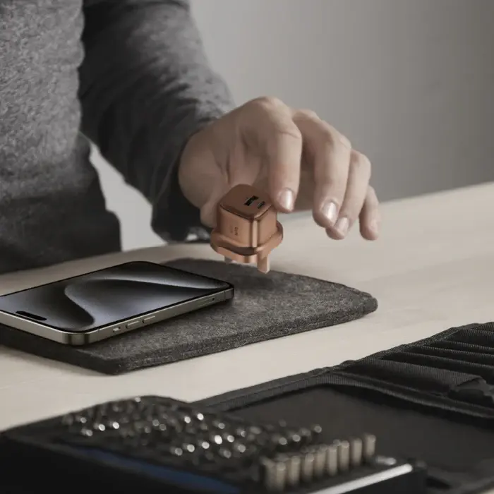 Momax 1 Charge 2 Port Gan Charger 30W - Desert Titanium