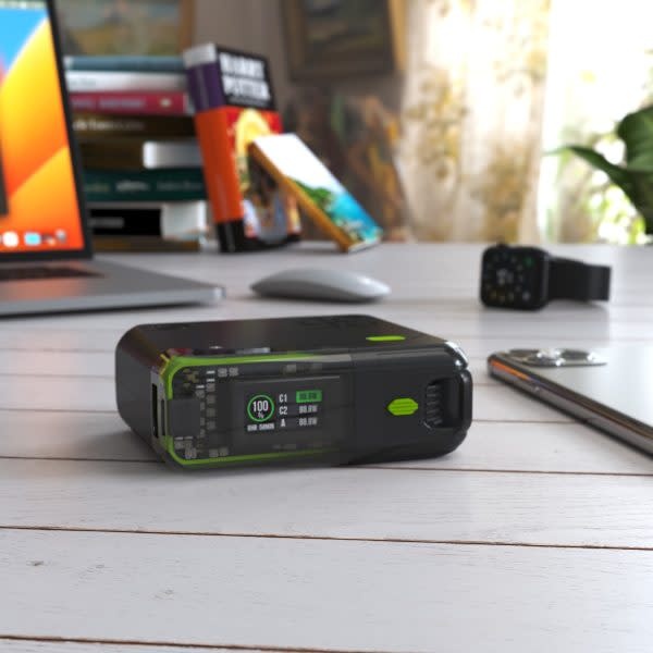 Goui Titan with Apple Finde My Super Fast 35W PD Power Bank 10,000mAh