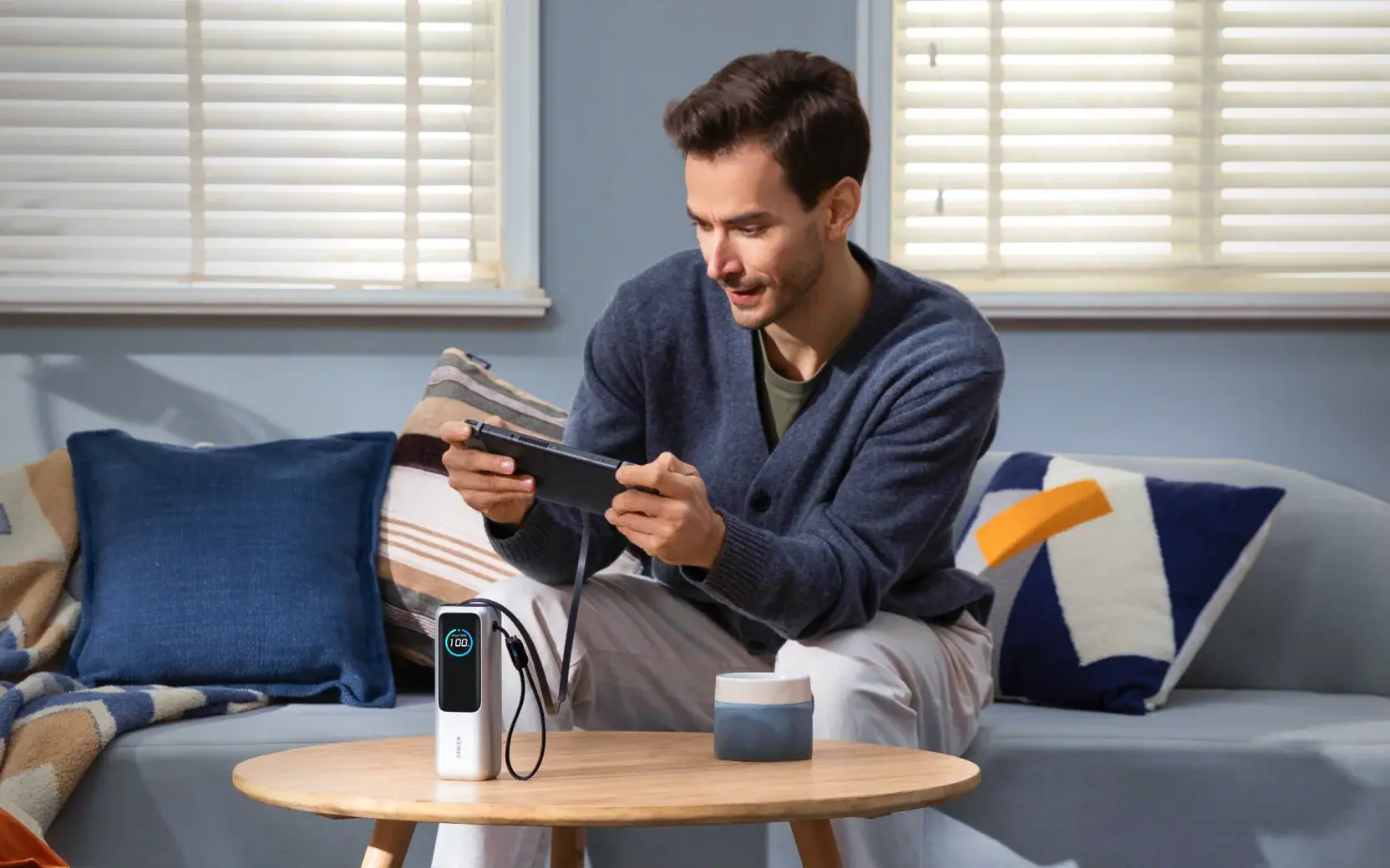 Anker Laptop Power Bank 25K,165W, Built-In Retractable 2x-USB-C Cables 2x-Extra-Port 25"000mAh - Black