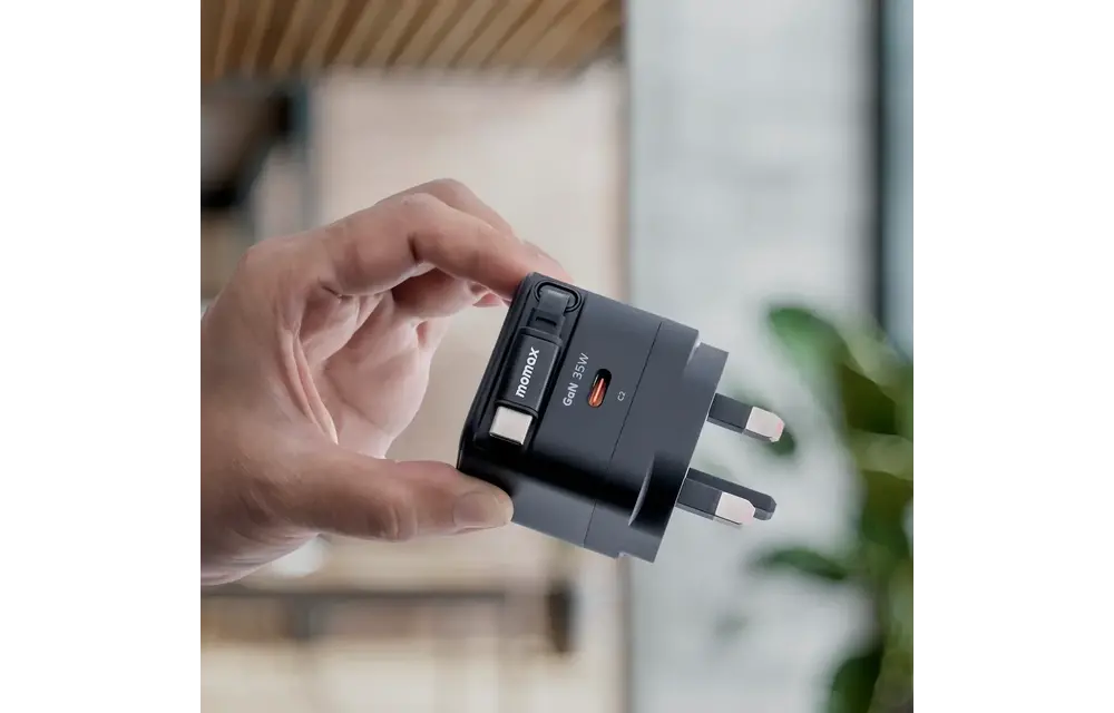 Momax 1-Charge Plus 1 Port GaN Charger 35W with Retractable USB-C Cable - Black