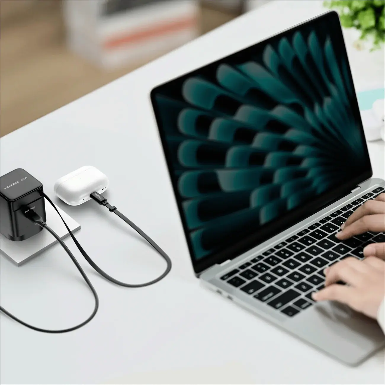 Momax 1-Charge Plus 1 Port GaN Charger 65W with Retractable USB-C Cable - Black