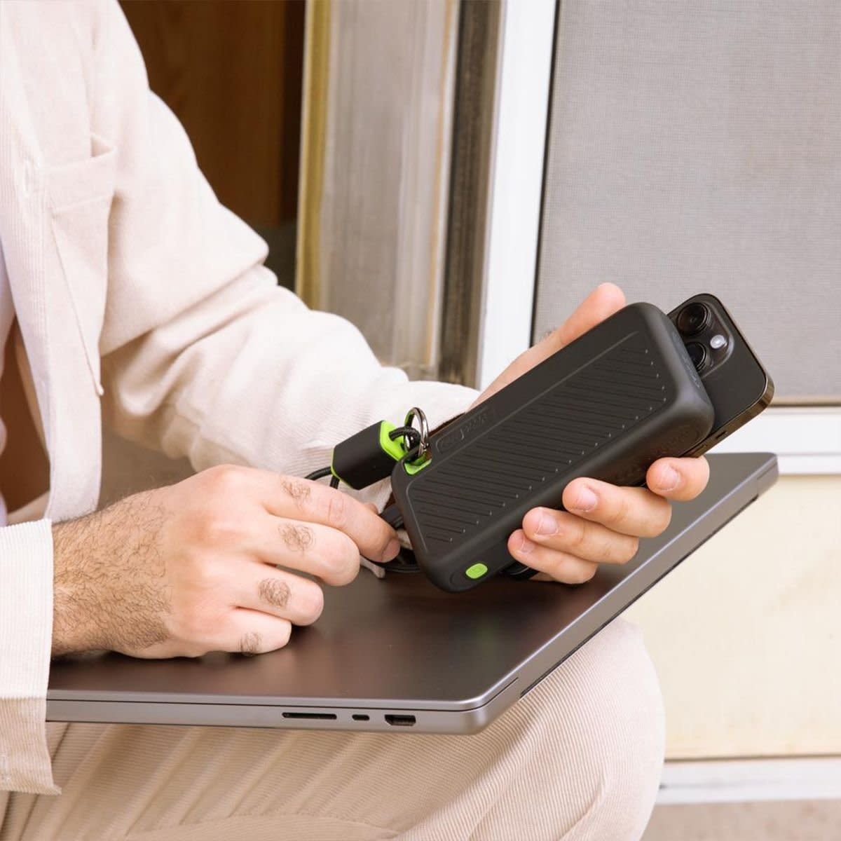 Goui Singi Power Bank Triple Output 20,000mAh - Black