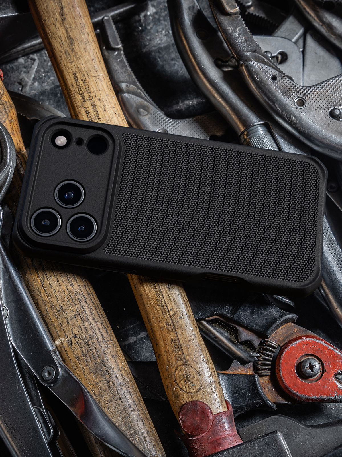 ITSKINS Hybrid R Nylon With MagSafe Case for Apple iPhone 17 Pro - Black