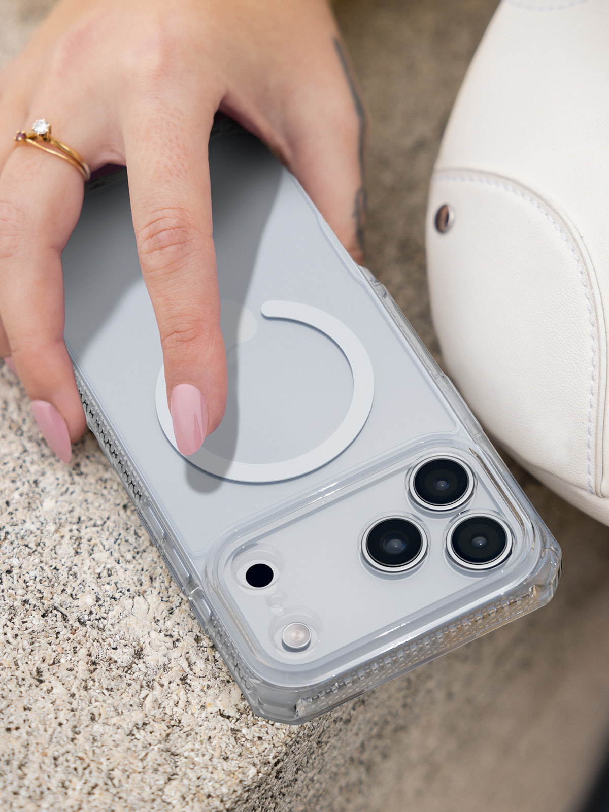 ITSKINS Hybrid R Clear With Magsafe Case for Apple iPhone 17 Pro - Transparent