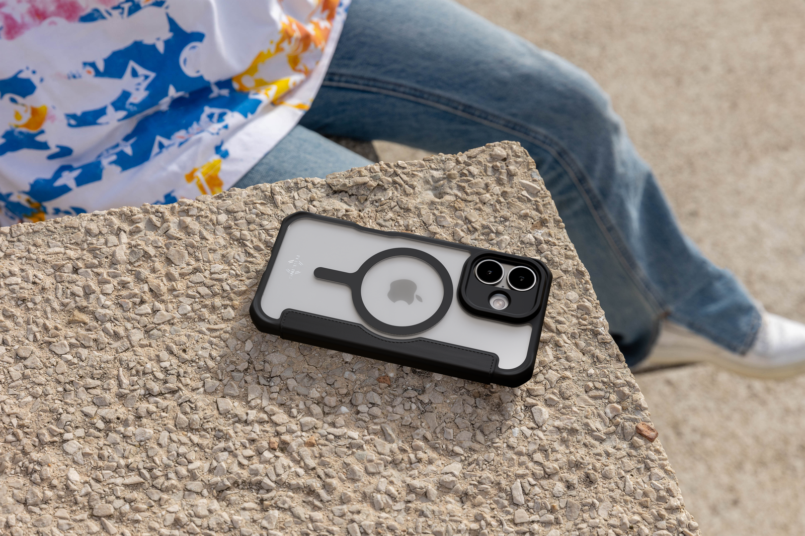 ITSKINS Hybrid R Leather Folio With MagSafe Case for Apple iPhone 17 - Black