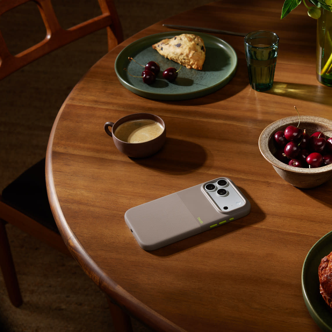 Apple Beats iPhone 17 Pro Max Rugged Case with MagSafe & Camera Control – Alpine Gray