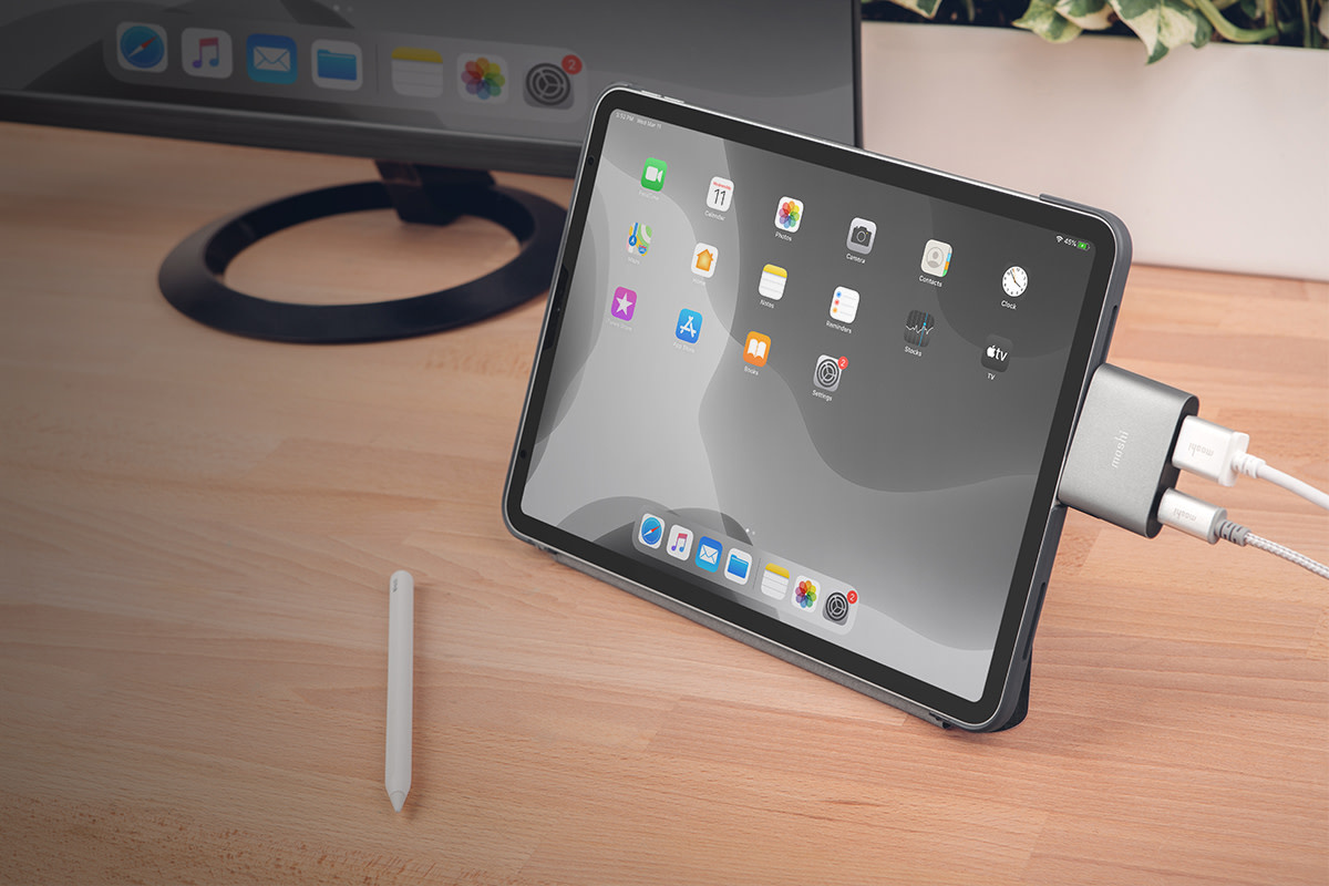 Moshi USB-C to HDMI Adapter with Charging - Titanium Gray