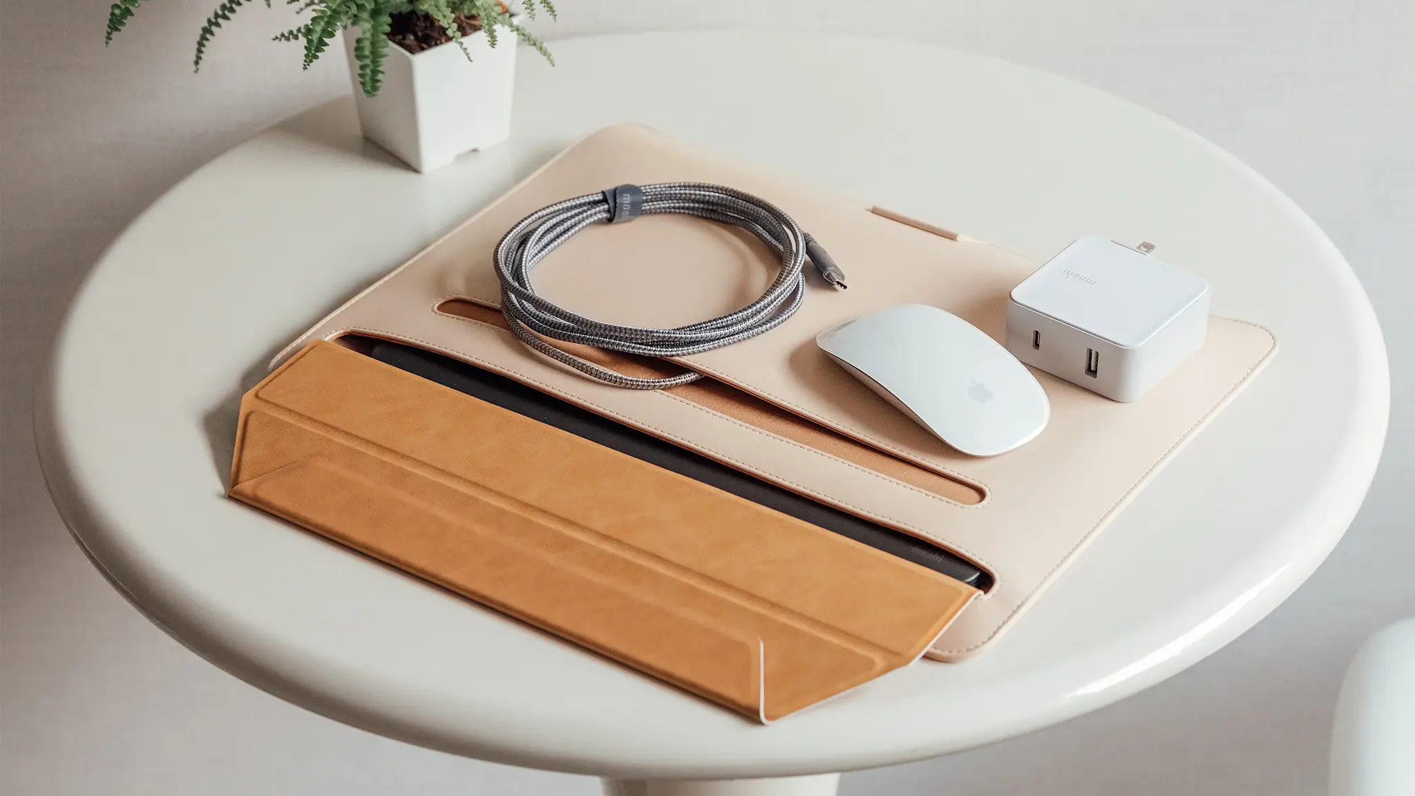 Moshi Muse 3-in-1 Slim Laptop Sleeve 13" - Seashell White