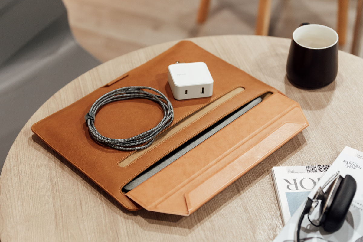 Moshi Muse 3-in-1 Slim Laptop Sleeve 13" - Seashell White