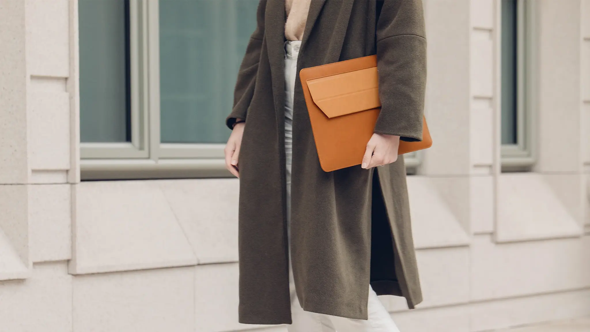 Moshi Muse 3-in-1 Slim Laptop Sleeve 13" - Caramel Brown