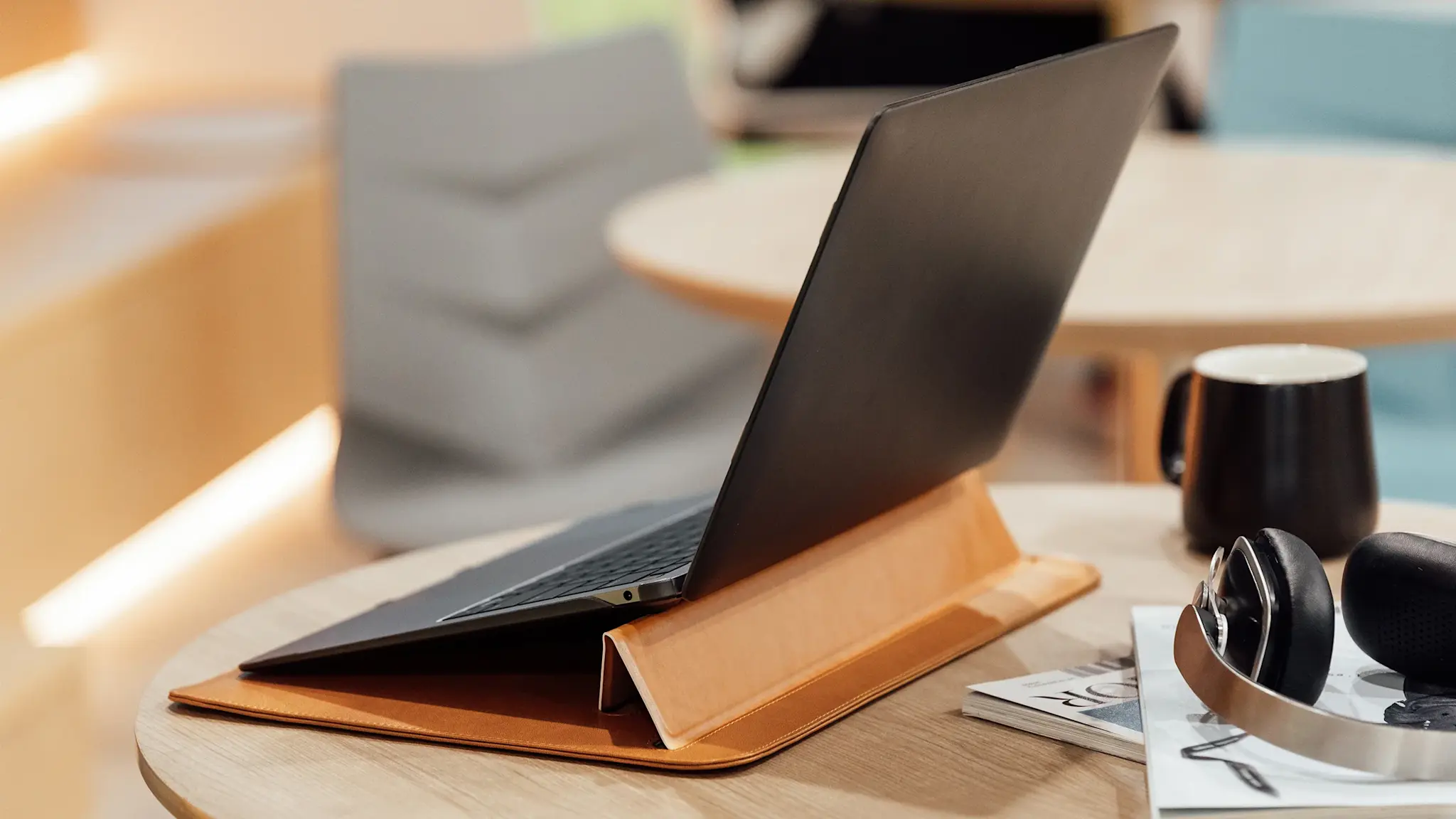 Moshi Muse 3-in-1 Slim Laptop Sleeve 13" - Caramel Brown