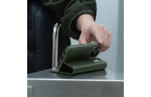 Moshi Overture Case with Detachable Magnetic Wallet for Apple iPhone 17 Pro - Moss Green