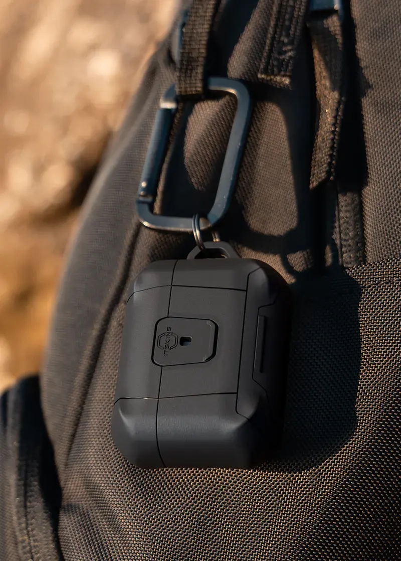 ITSKINS Hybrid Stand Pro With Lock Case for AirPods Pro 3  - Black