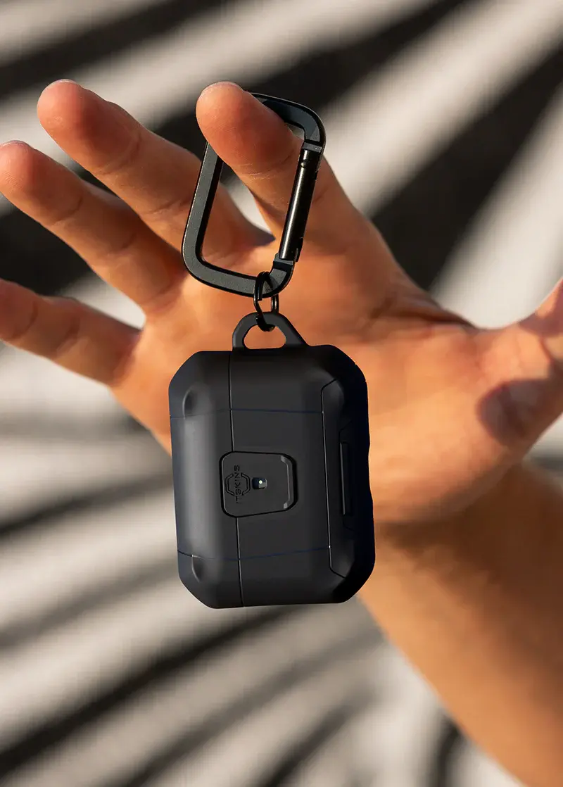 ITSKINS Hybrid Stand Pro With Lock Case for AirPods Pro 3  - Black