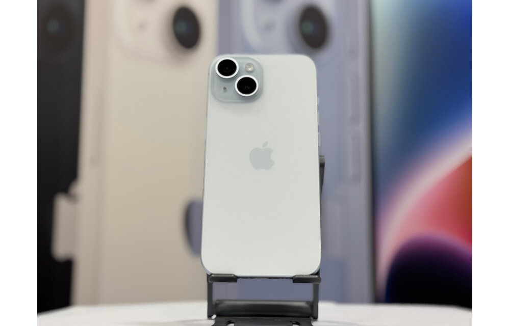 Apple iPhone 15 128GB  Blue - USED