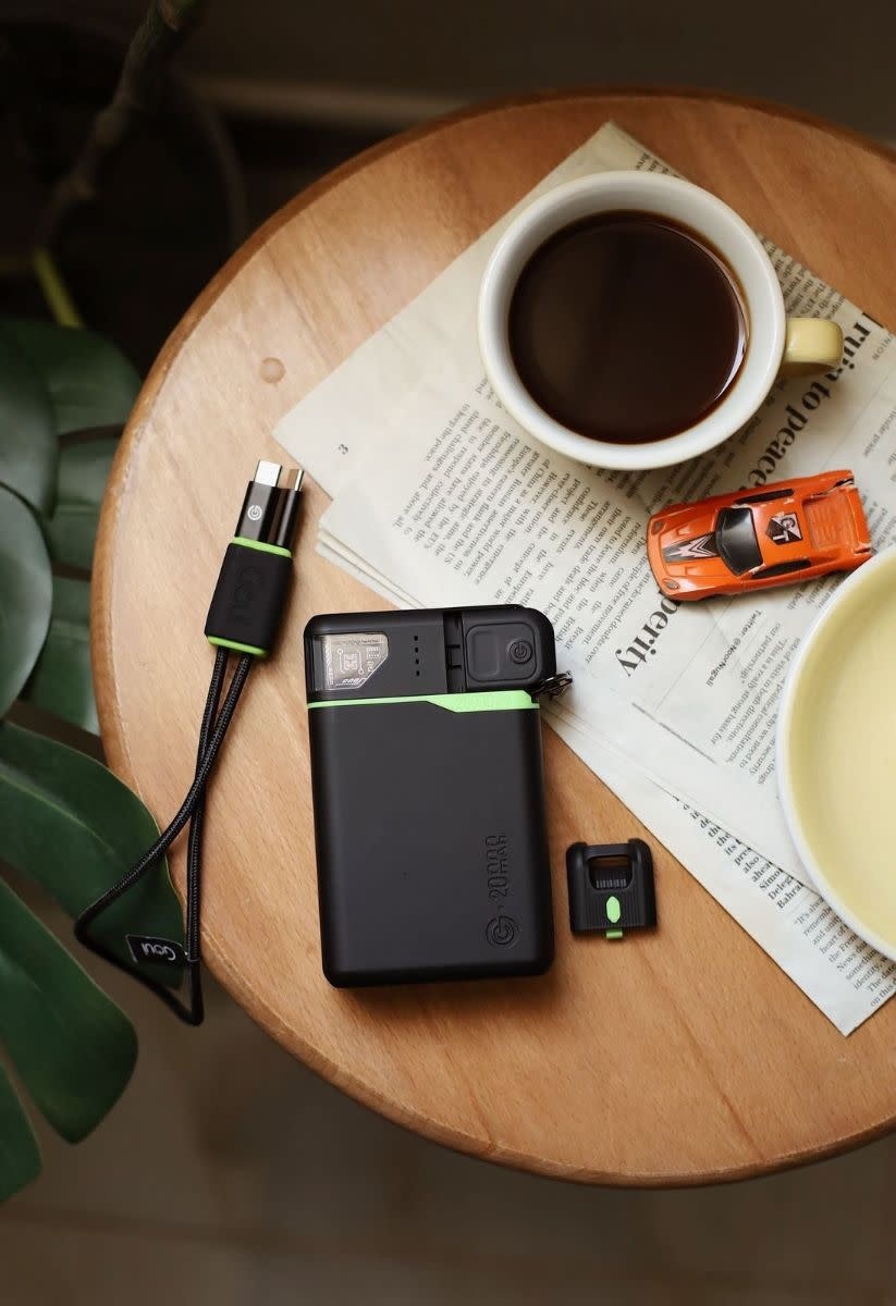 Goui Sigo 20 With Apple Find my G-Tag Power Bank 20,000mah - Black